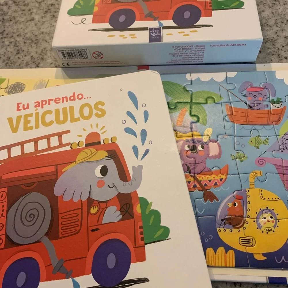 3 magnetic Puzzles for Kids and a book in Portugese set